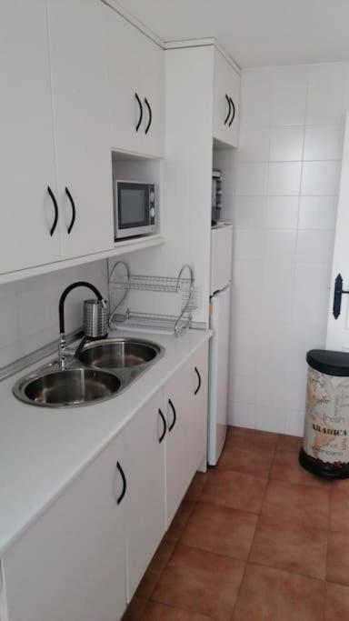 Views, Family & Private Parking In Alto Albayzin Apartment Гранада Екстериор снимка