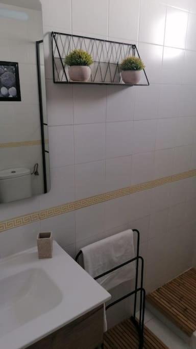 Views, Family & Private Parking In Alto Albayzin Apartment Гранада Екстериор снимка
